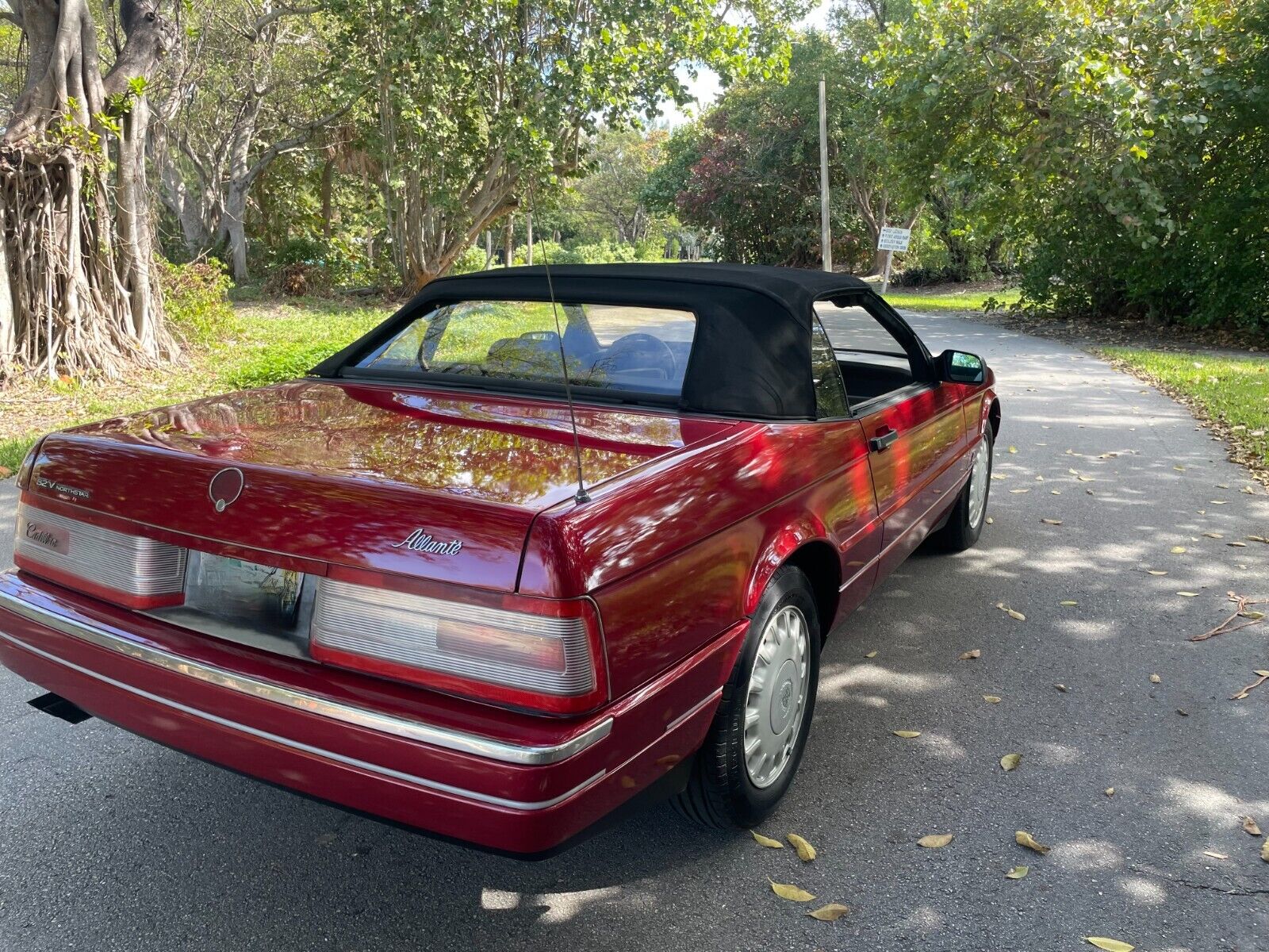 Cadillac-Allante-1993-Garnet-Red-BeigeNuetrol-50212-10