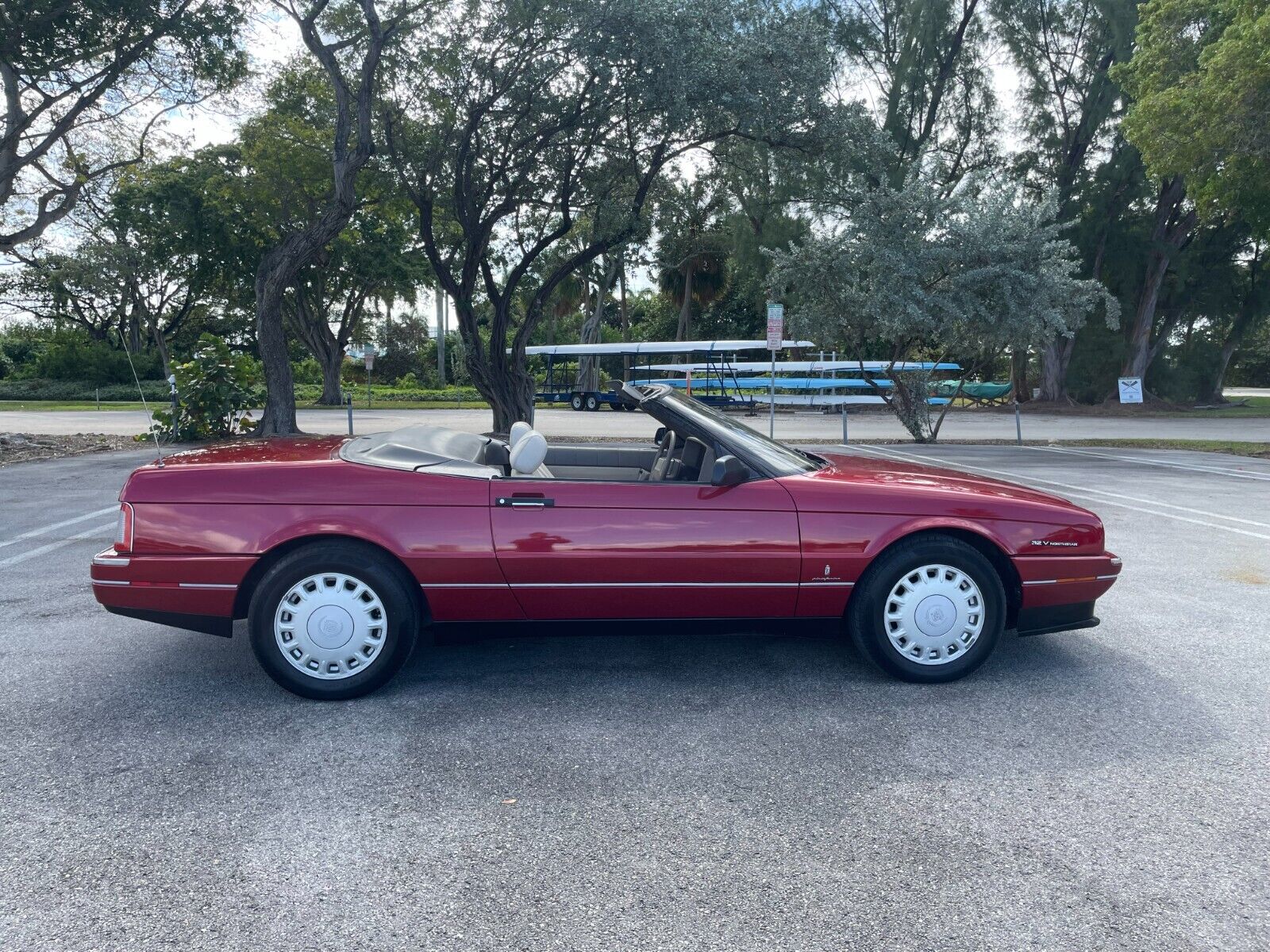 Cadillac-Allante-1993-Garnet-Red-BeigeNuetrol-50212-7