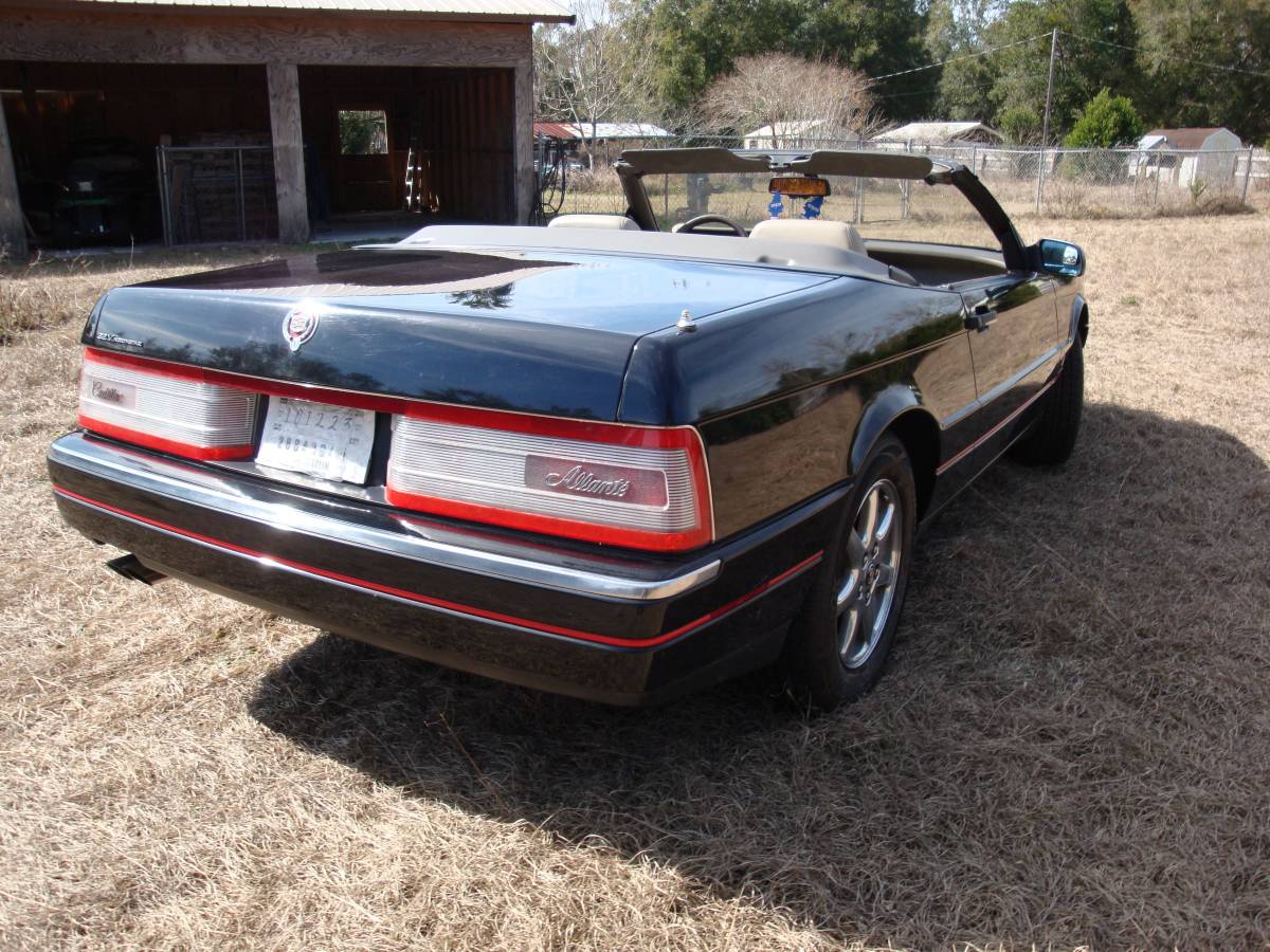 Cadillac-Allante-1993-black-115872-5