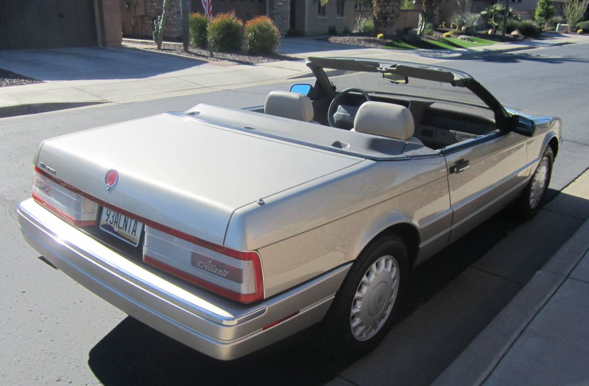 Cadillac-Allante-1993-custom-95756-7