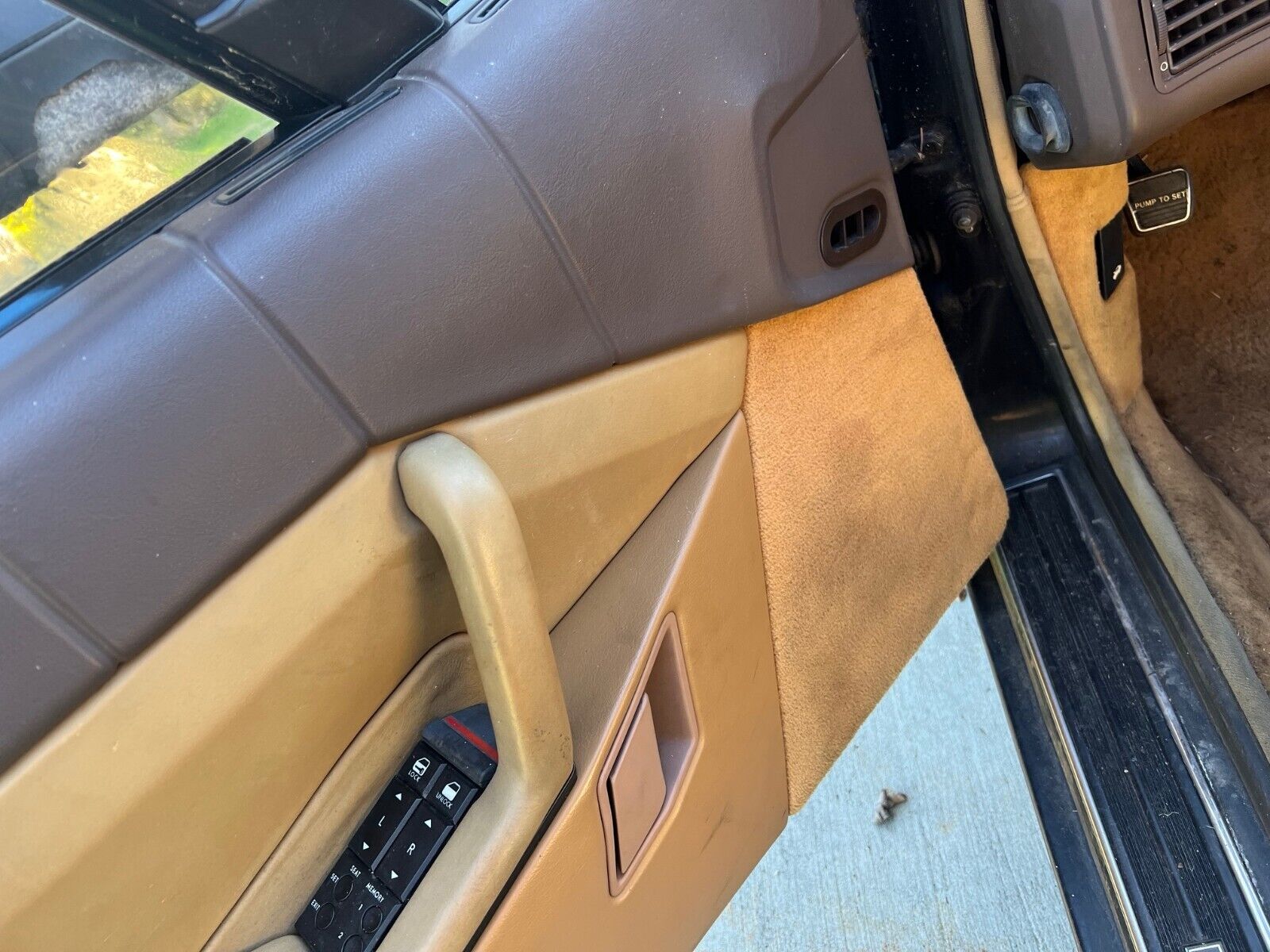 Cadillac-Allante-Cabriolet-1989-Black-Tan-73869-17