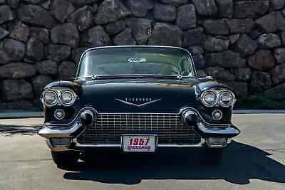 Cadillac-Brougham-Berline-1957-Black-Gray-75639-2