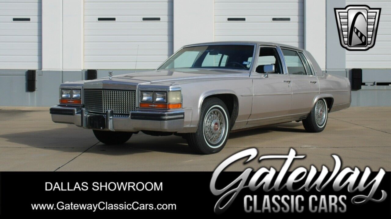 Cadillac Brougham Berline 1987 à vendre