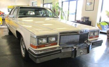 Cadillac-Brougham-Berline-1989-1