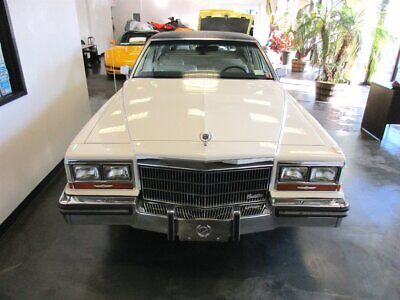 Cadillac-Brougham-Berline-1989-10