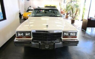 Cadillac-Brougham-Berline-1989-12