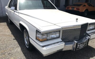 Cadillac Brougham Berline 1990 à vendre