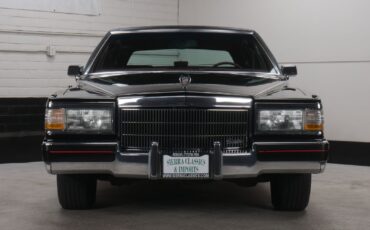 Cadillac-Brougham-Berline-1991-2