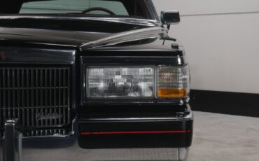 Cadillac-Brougham-Berline-1991-5