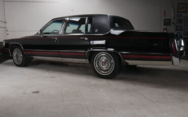 Cadillac-Brougham-Berline-1991-8