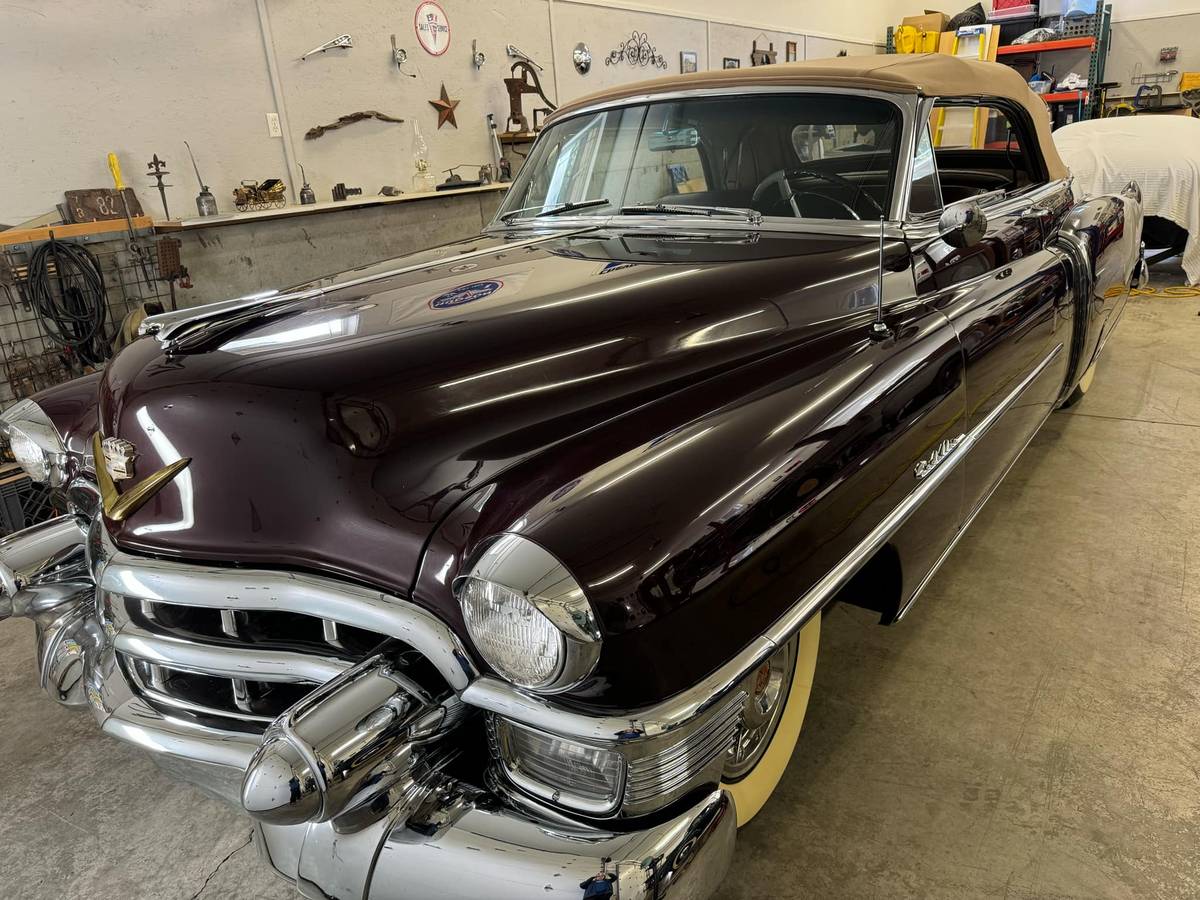 Cadillac-Coupe-convertible-1953