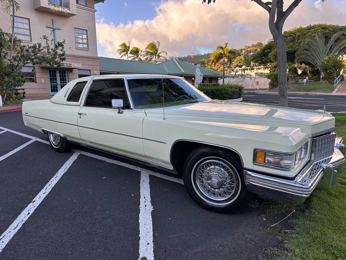 Cadillac-Coupe-deville-1976-1