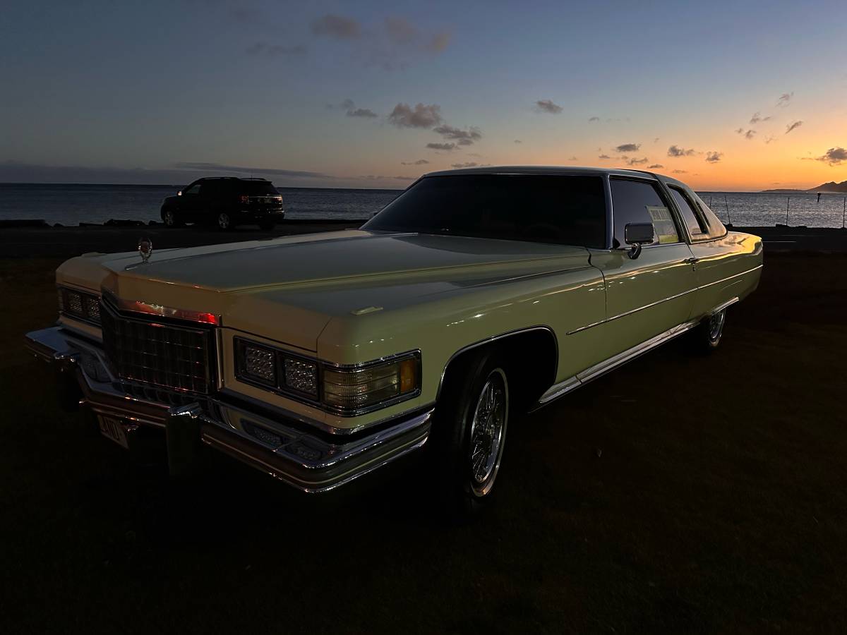 Cadillac-Coupe-deville-1976-10