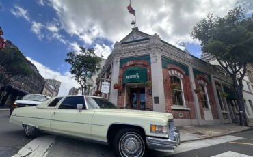 Cadillac-Coupe-deville-1976