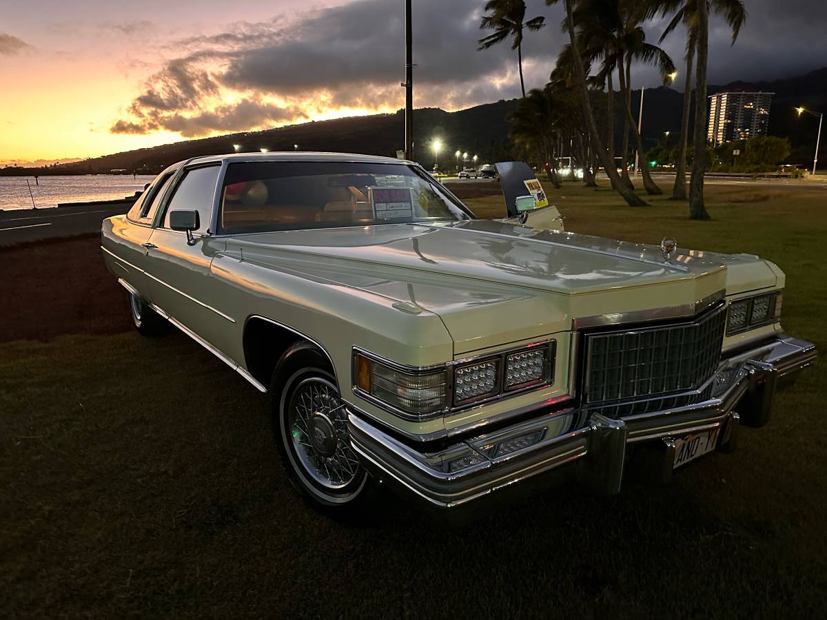 Cadillac-Coupe-deville-1976-5