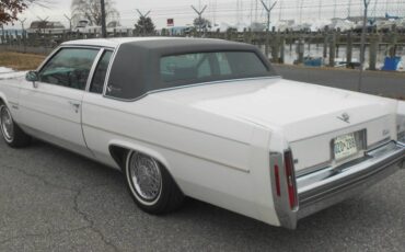 Cadillac-Coupe-deville-1983-white-57132-1