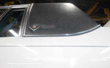 Cadillac-Coupe-deville-1983-white-57132-13