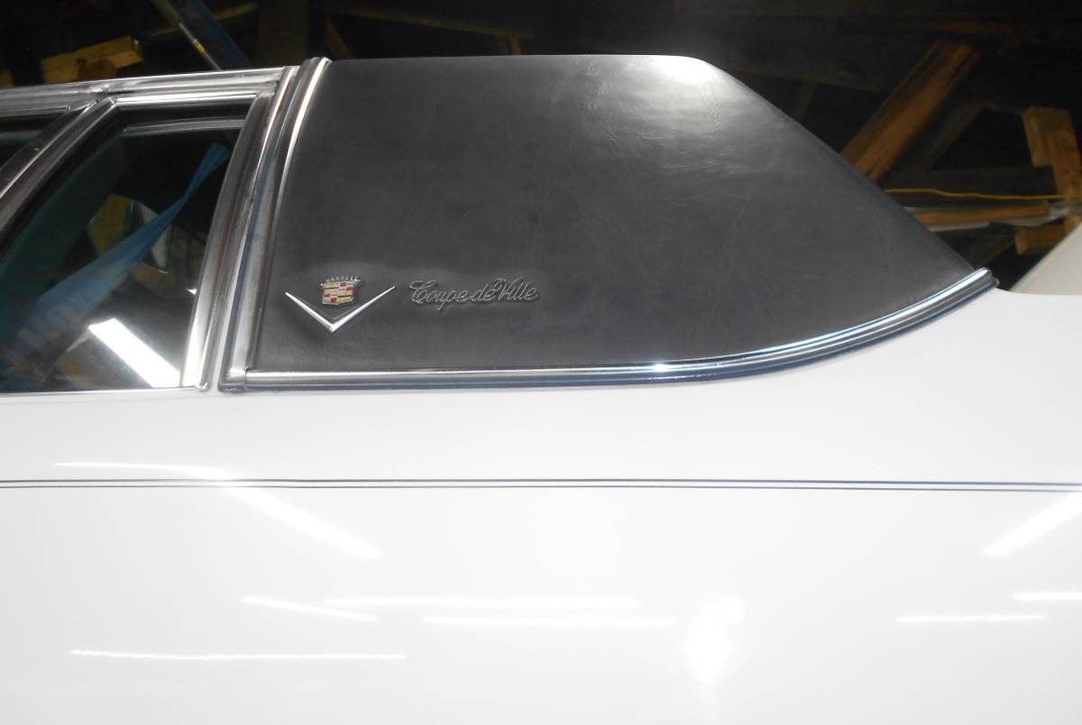 Cadillac-Coupe-deville-1983-white-57132-13