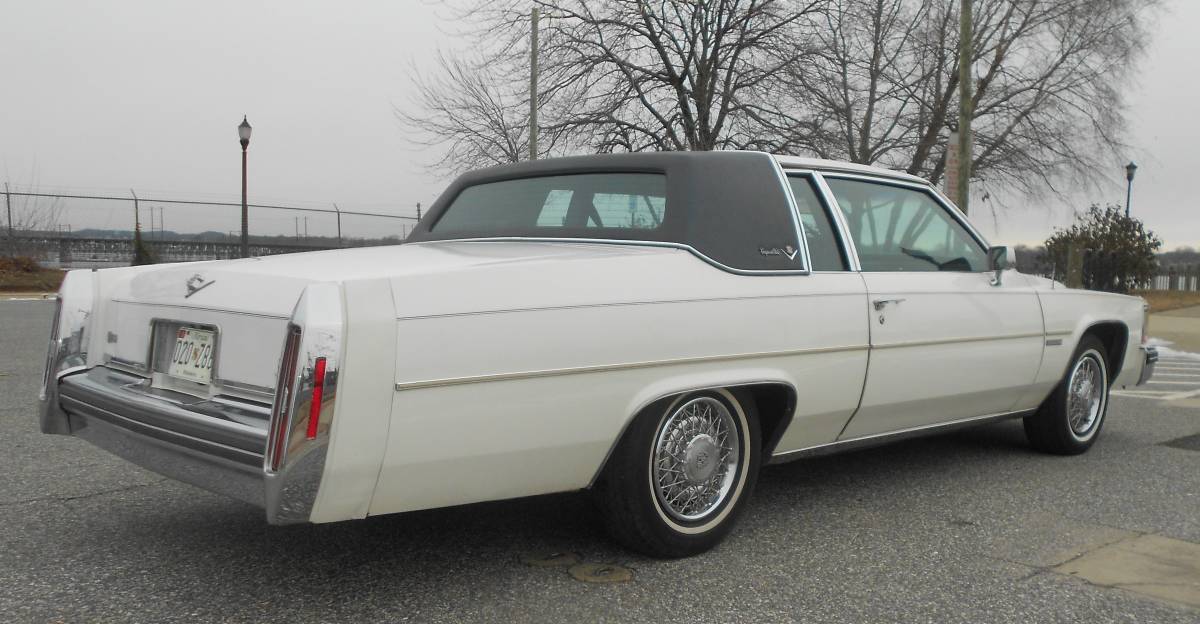 Cadillac-Coupe-deville-1983-white-57132-2