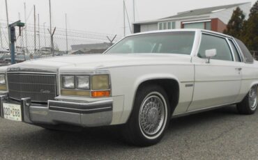 Cadillac-Coupe-deville-1983-white-57132