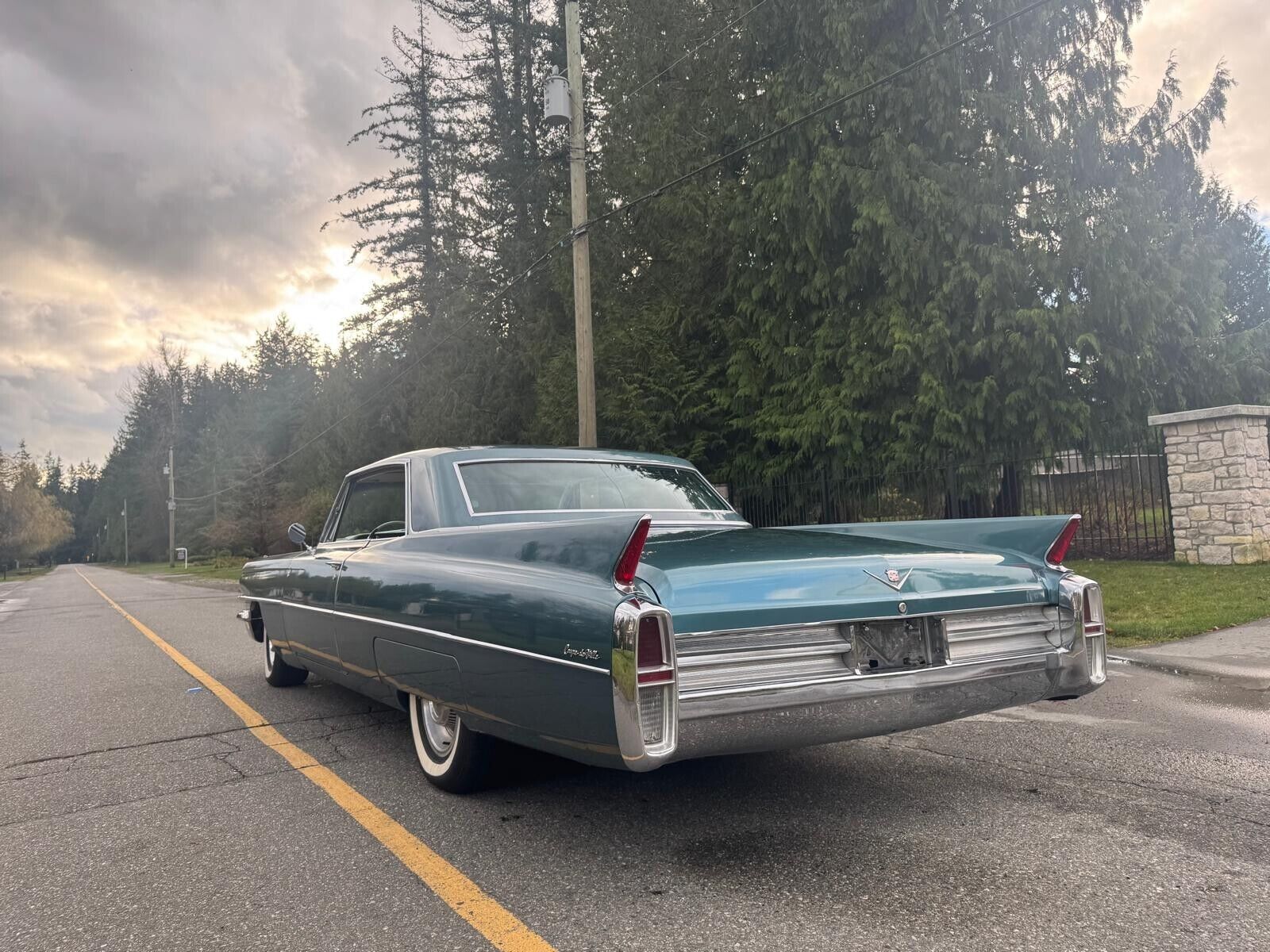 Cadillac-DeVille-1963-12