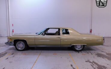 Cadillac-DeVille-1975-Gold-Green-53194-2