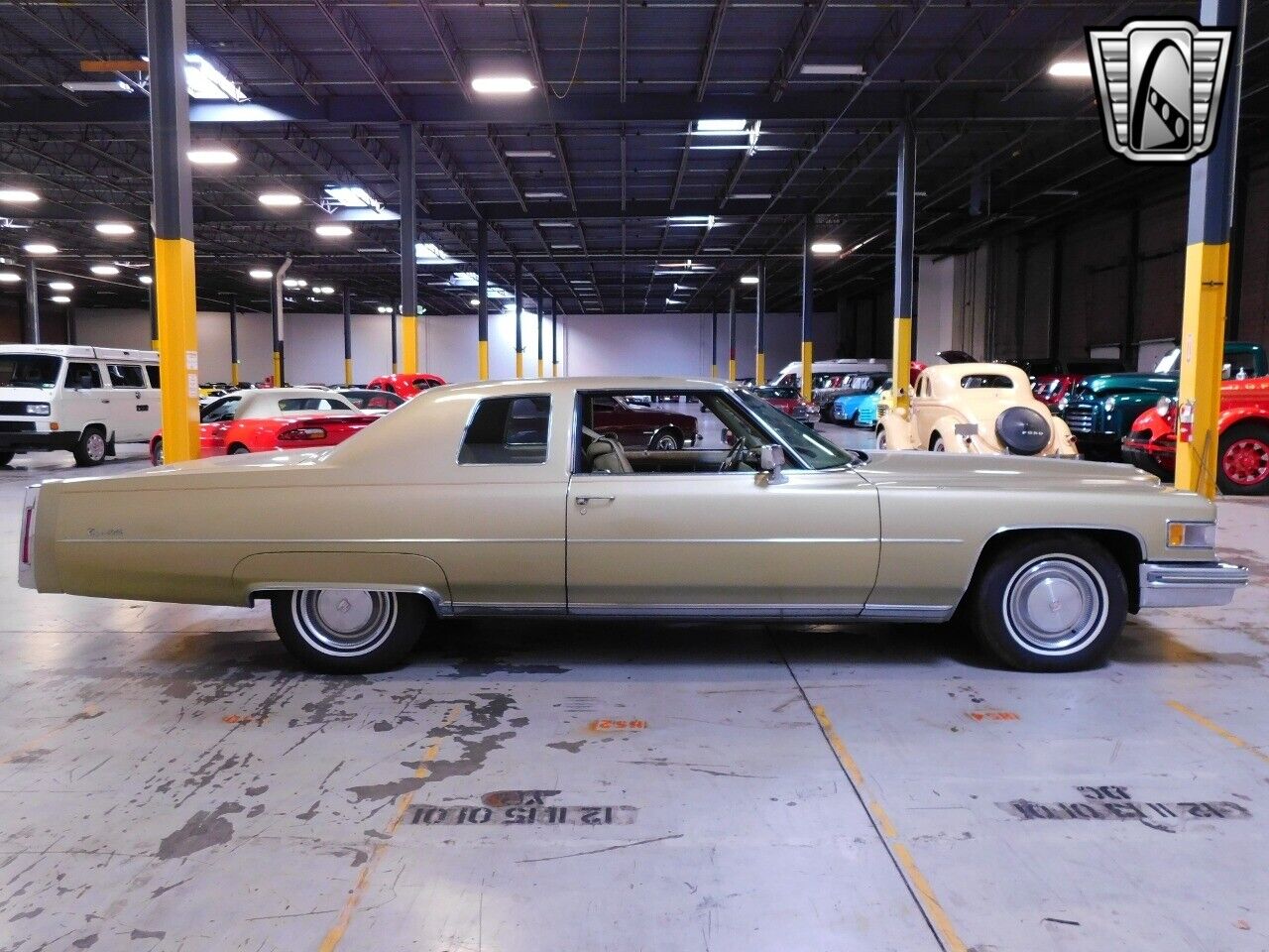 Cadillac-DeVille-1975-Gold-Green-53194-6