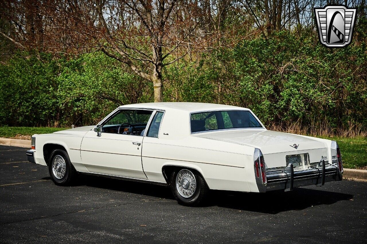 Cadillac-DeVille-1984-White-Blue-23149-3