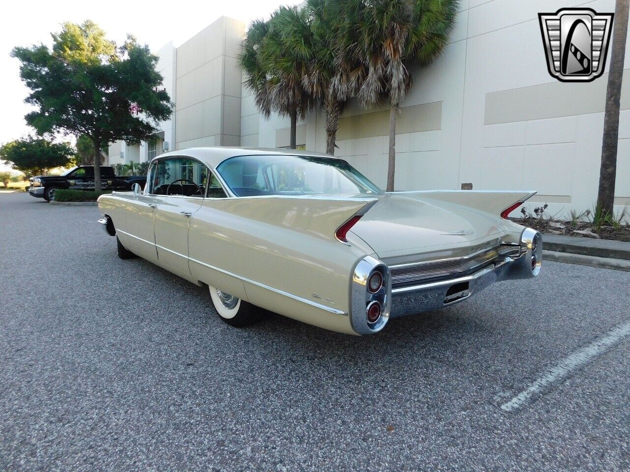 Cadillac-DeVille-Berline-1960-Beaumont-Beige-Persian-sand-76560-10