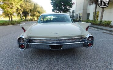 Cadillac-DeVille-Berline-1960-Beaumont-Beige-Persian-sand-76560-4