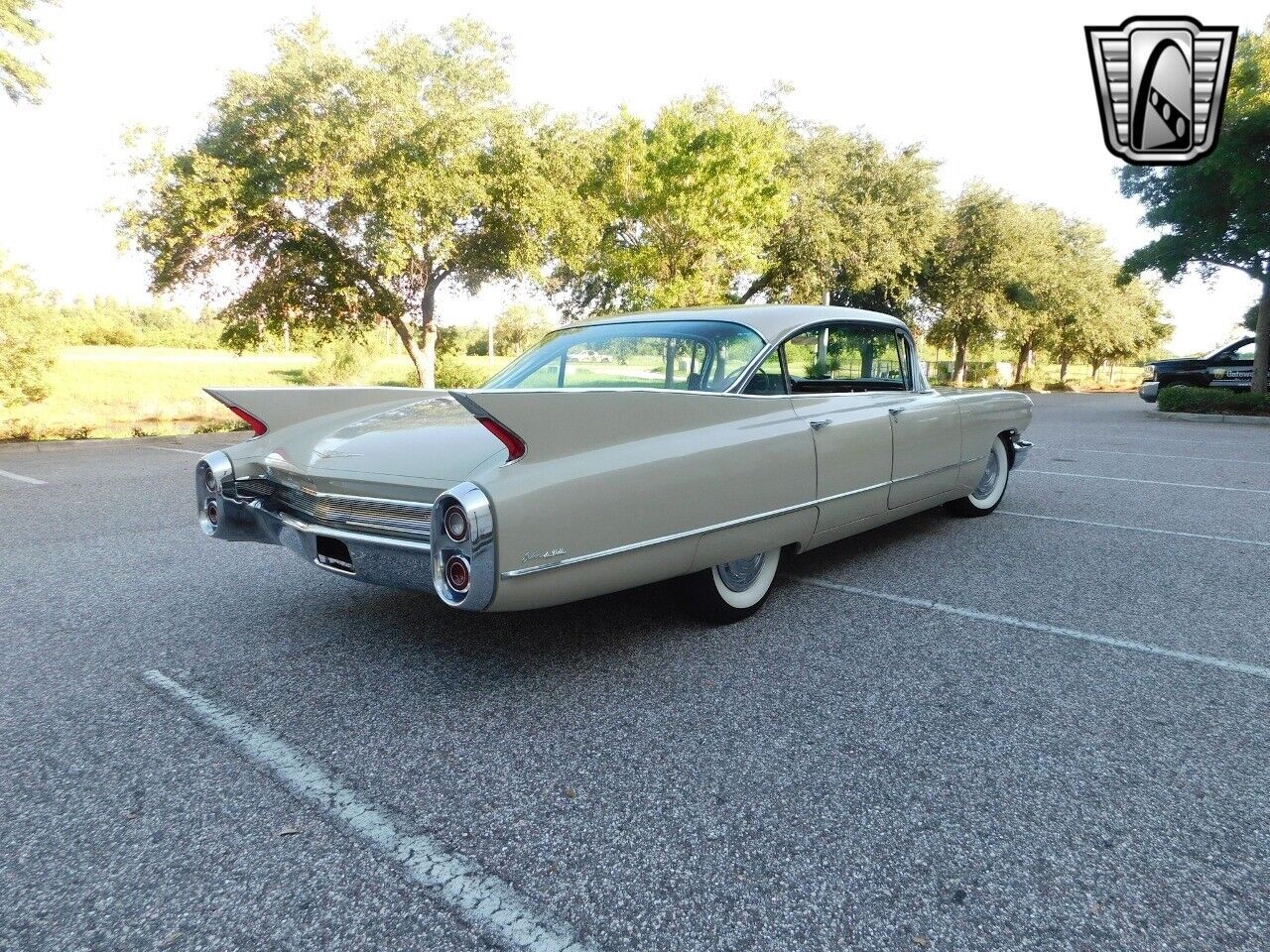 Cadillac-DeVille-Berline-1960-Beaumont-Beige-Persian-sand-76560-7