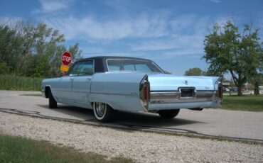 Cadillac-DeVille-Berline-1966-Blue-Blue-110163-5