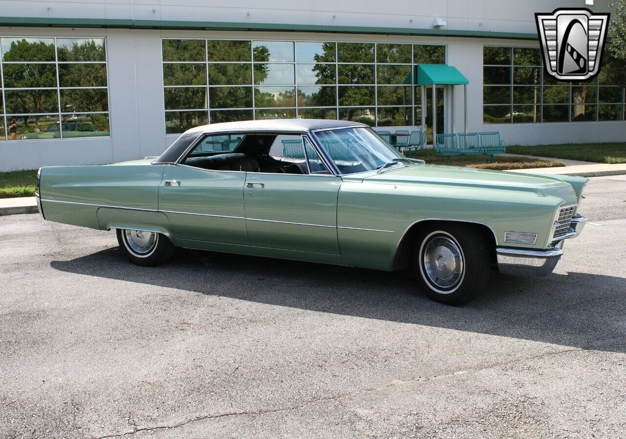 Cadillac-DeVille-Berline-1967-8