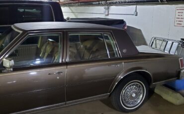 Cadillac-DeVille-Berline-1978-Brown-beige-61155-17