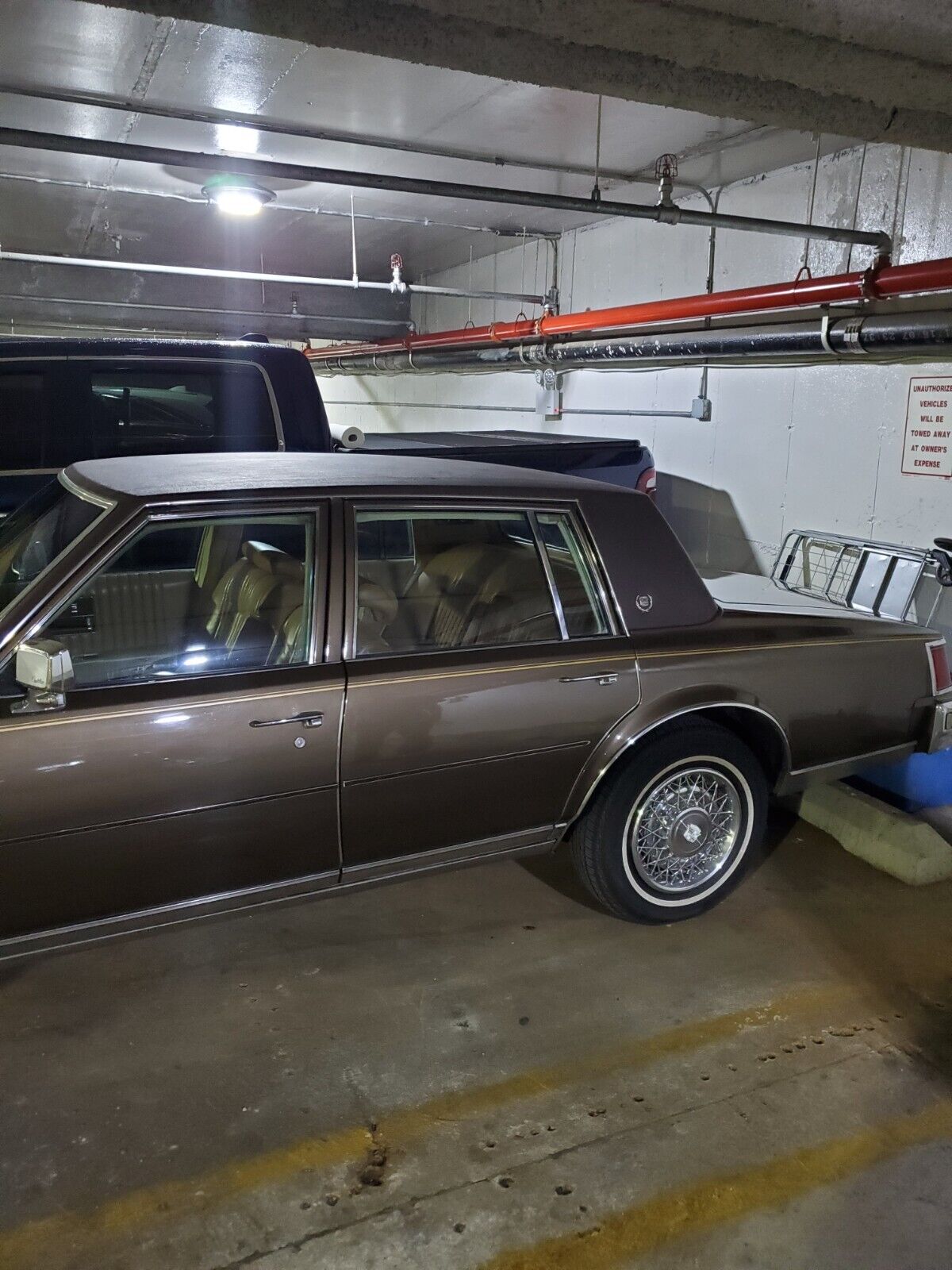 Cadillac-DeVille-Berline-1978-Brown-beige-61155-17