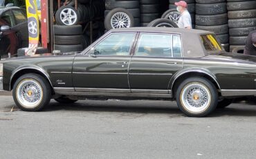 Cadillac-DeVille-Berline-1978-Brown-beige-61155-7