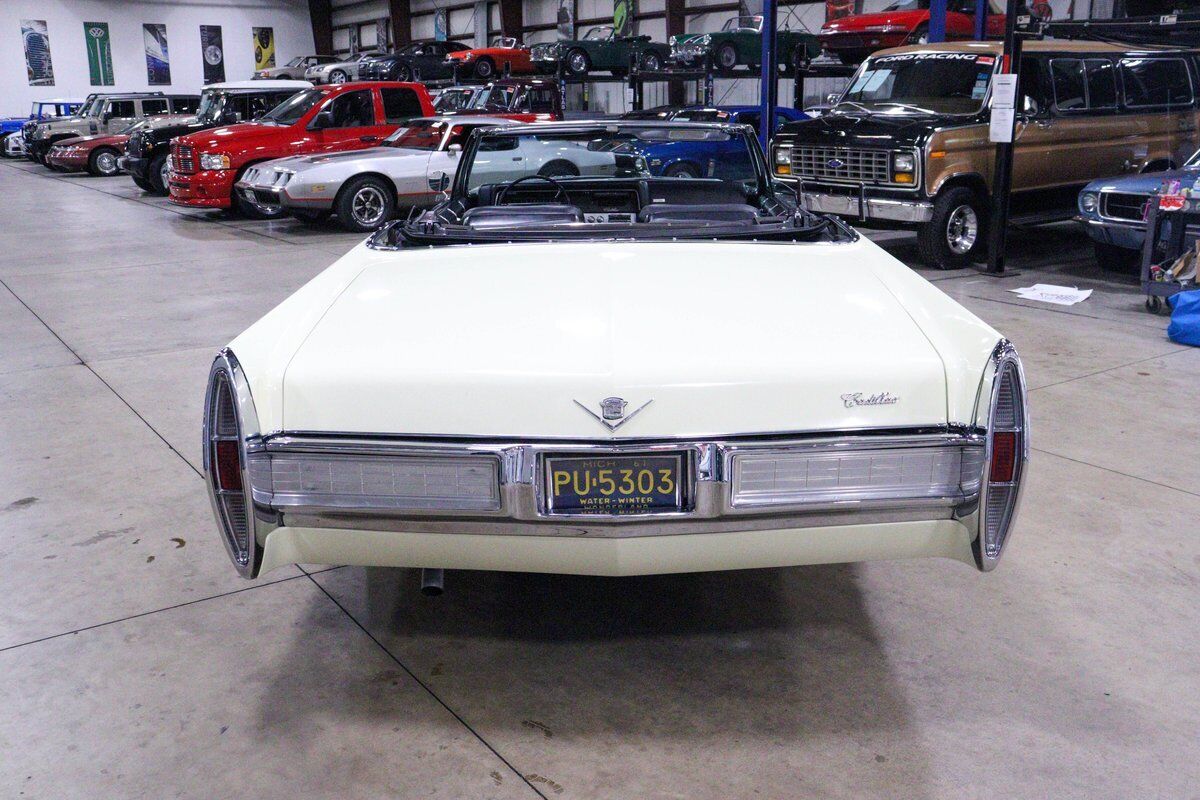 Cadillac-DeVille-Cabriolet-1967-Persian-Ivory-Black-45651-6