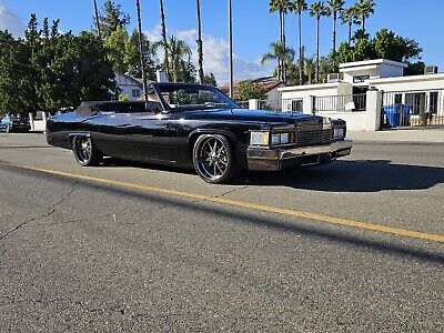 Cadillac-DeVille-Cabriolet-1979-Black-Red-180247-31