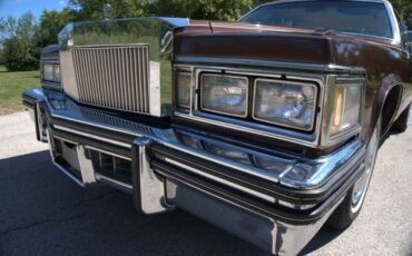 Cadillac-DeVille-Coupe-1977-Brown-Tan-80689-10