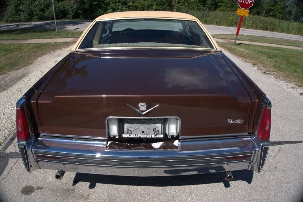 Cadillac-DeVille-Coupe-1977-Brown-Tan-80689-4