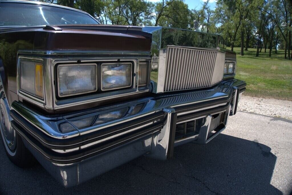 Cadillac-DeVille-Coupe-1977-Brown-Tan-80689-9