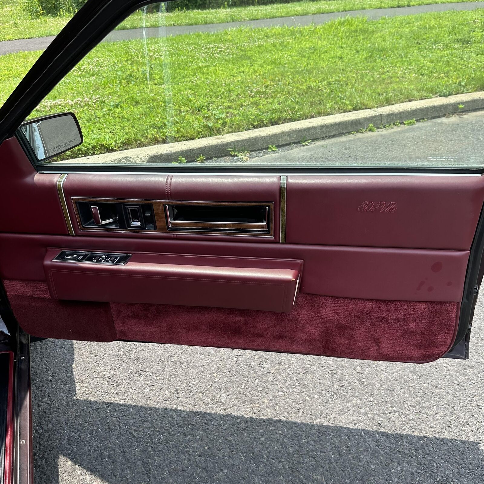 Cadillac-DeVille-Coupe-1993-Burgundy-Red-54911-15