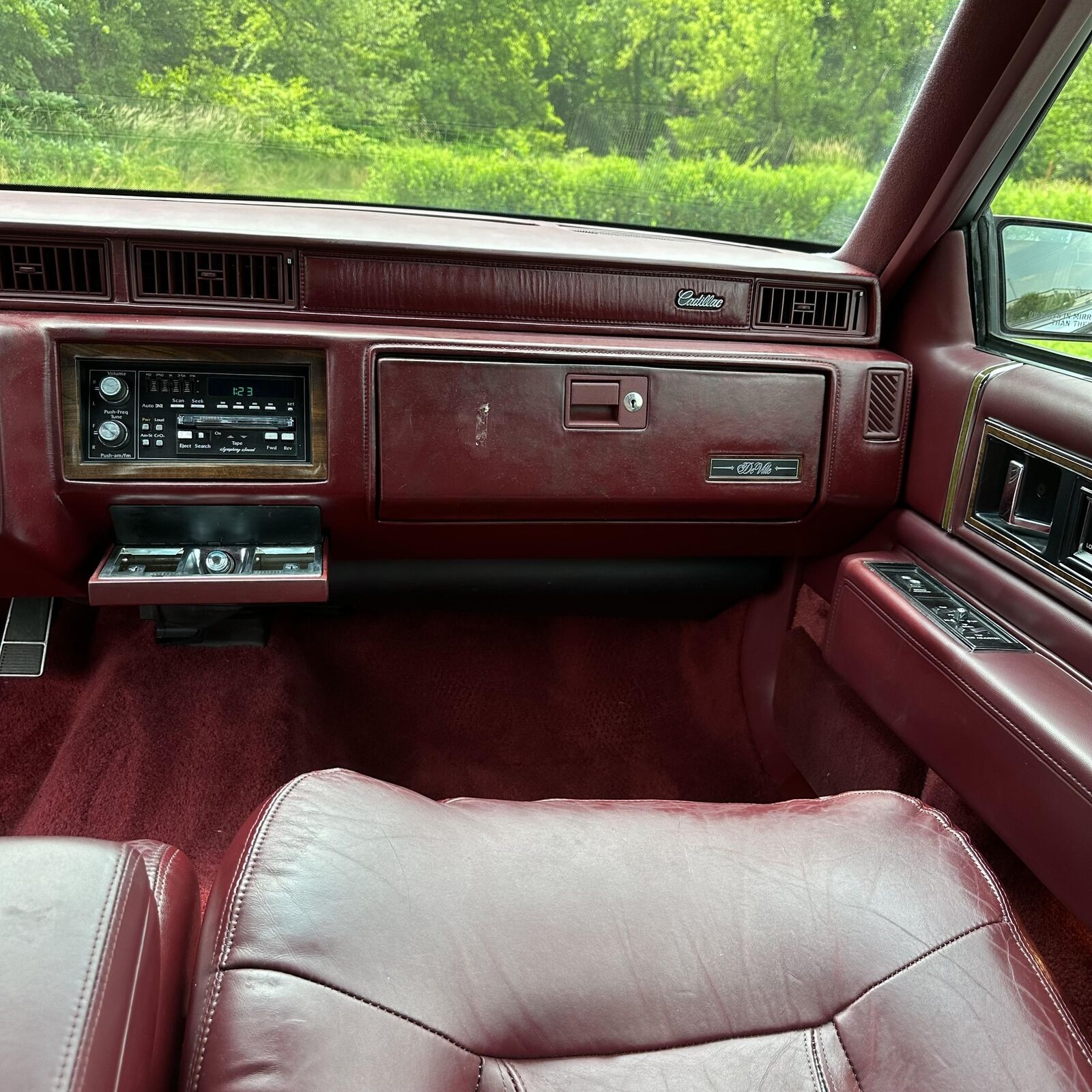 Cadillac-DeVille-Coupe-1993-Burgundy-Red-54911-30