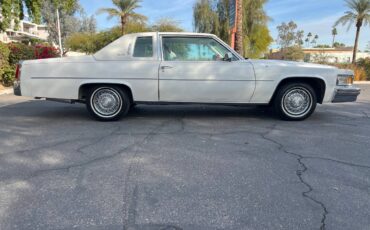 Cadillac-Deville-1977-white-99779-2