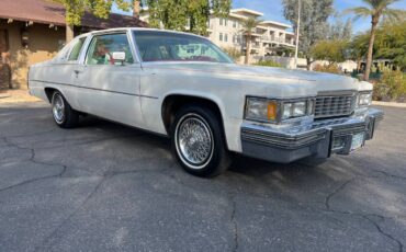 Cadillac-Deville-1977-white-99779-3