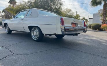 Cadillac-Deville-1977-white-99779-6