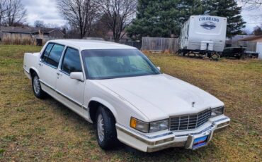 Cadillac-Deville-1991-white-180246-1