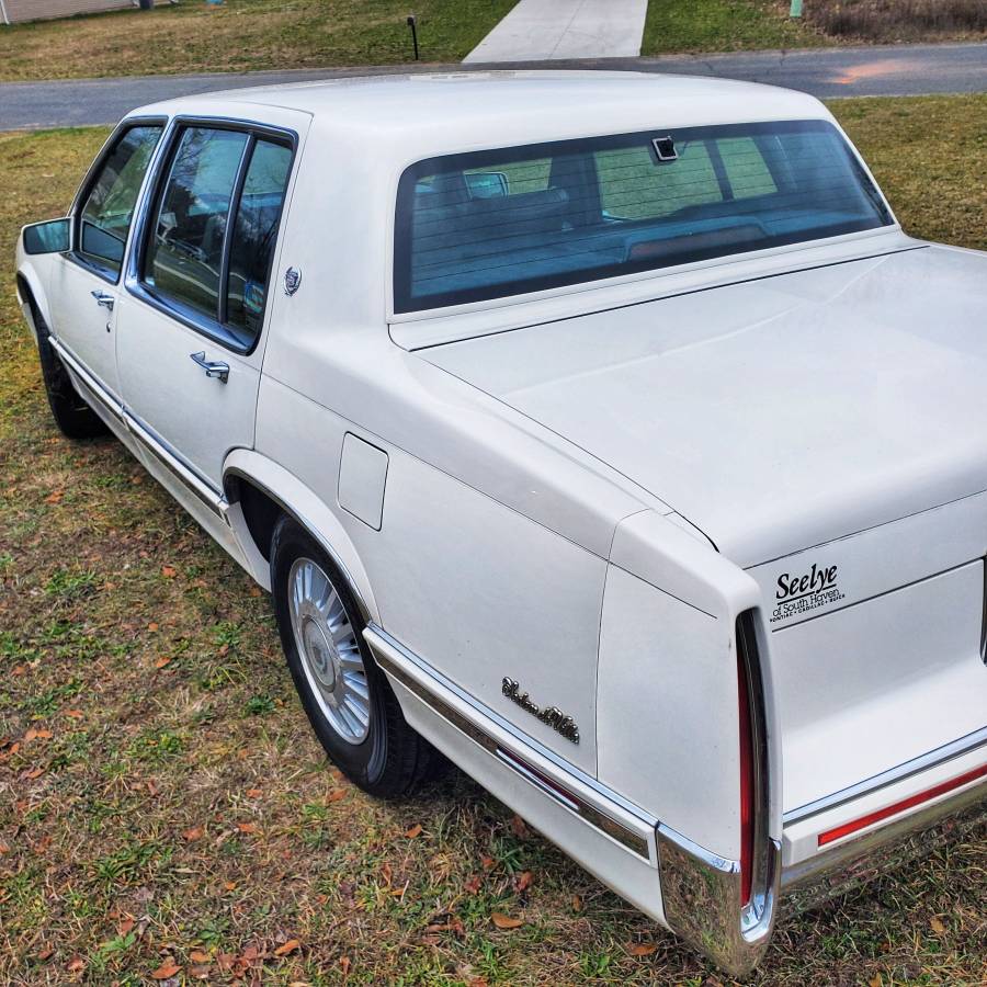 Cadillac-Deville-1991-white-180246-3