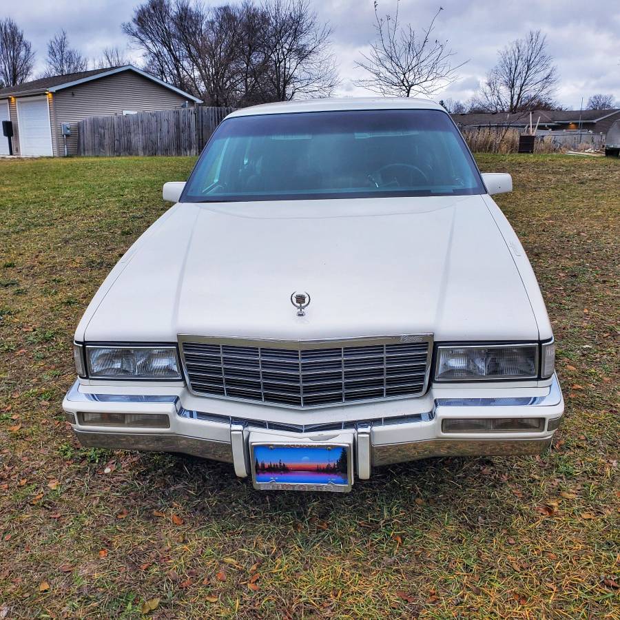 Cadillac-Deville-1991-white-180246-4