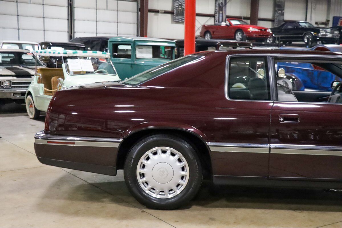 Cadillac-Eldorado-1994-Dark-Cherry-Gray-92349-8